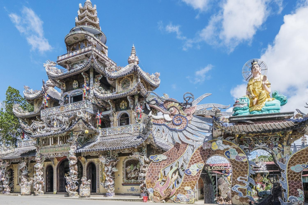 Du Lịch Đà Lạt: Quê Garden - Đồi Chè Cầu Đất - Mongo Land