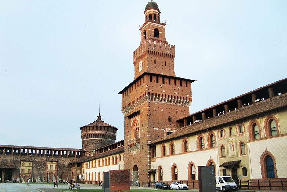 Lâu đài Sforzesco